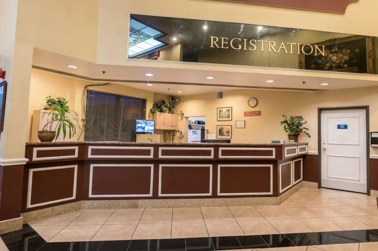סן ברנרדינו San Bernandino Inn & Suites מראה חיצוני תמונה