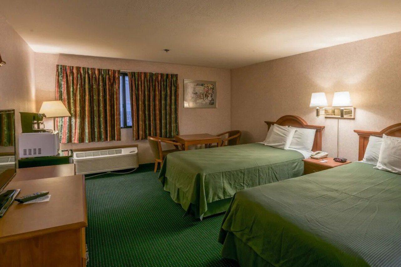 סן ברנרדינו San Bernandino Inn & Suites מראה חיצוני תמונה