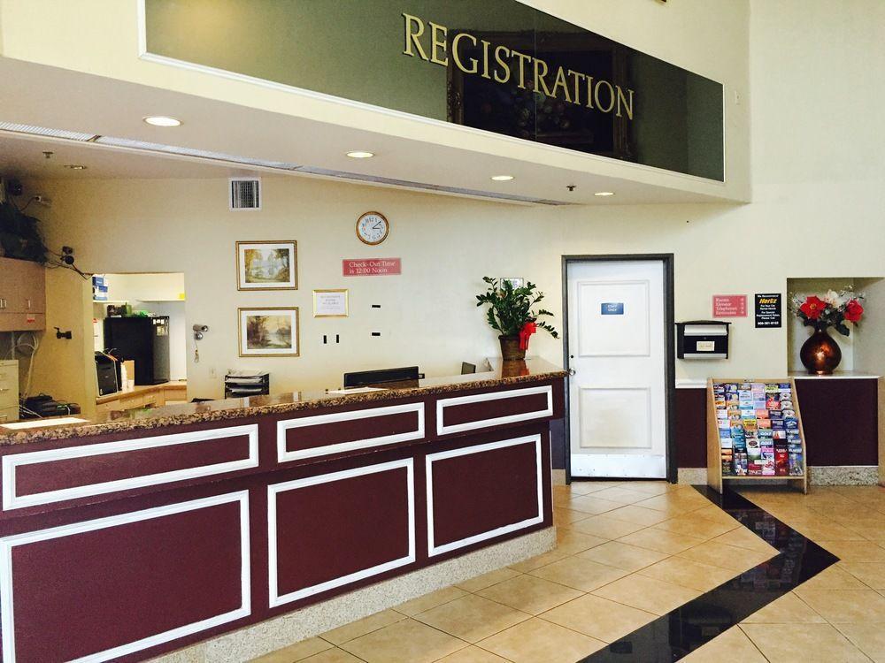 סן ברנרדינו San Bernandino Inn & Suites מראה חיצוני תמונה