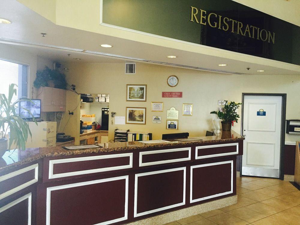 סן ברנרדינו San Bernandino Inn & Suites מראה חיצוני תמונה