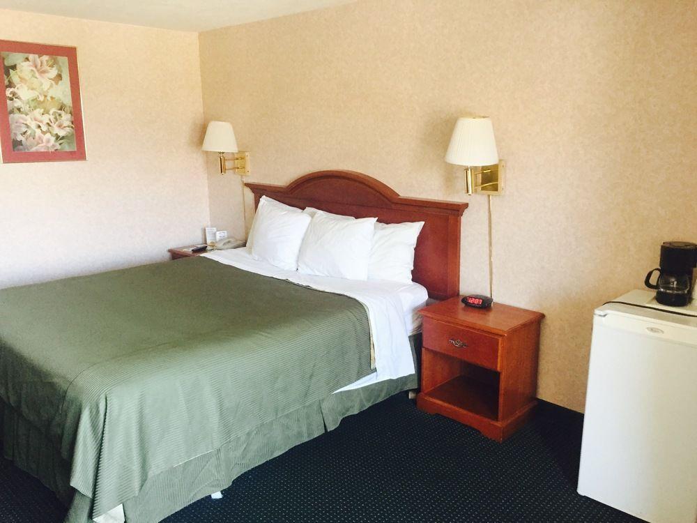 סן ברנרדינו San Bernandino Inn & Suites מראה חיצוני תמונה