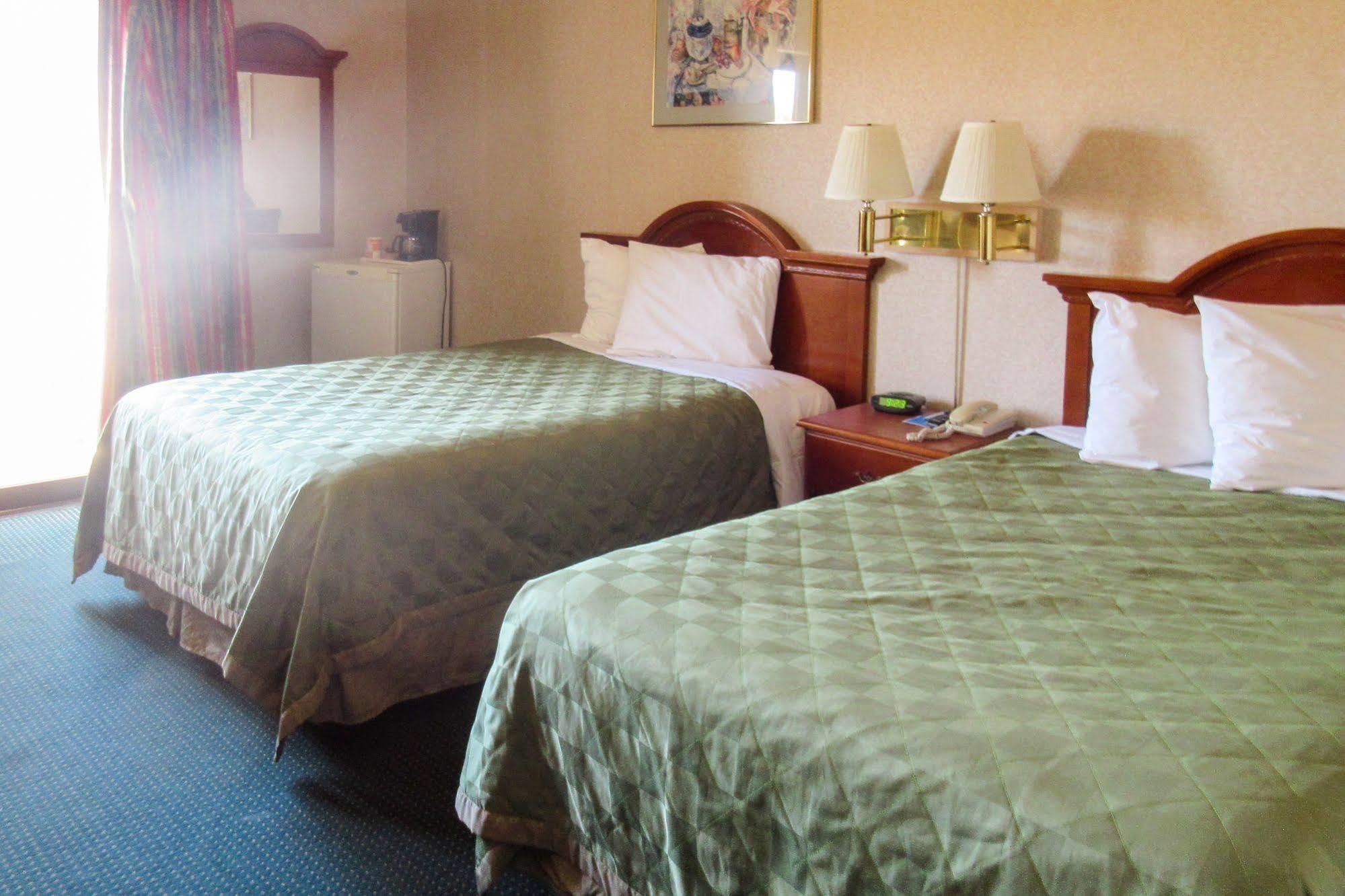 סן ברנרדינו San Bernandino Inn & Suites מראה חיצוני תמונה