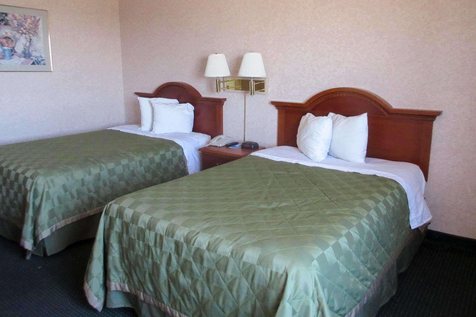 סן ברנרדינו San Bernandino Inn & Suites מראה חיצוני תמונה