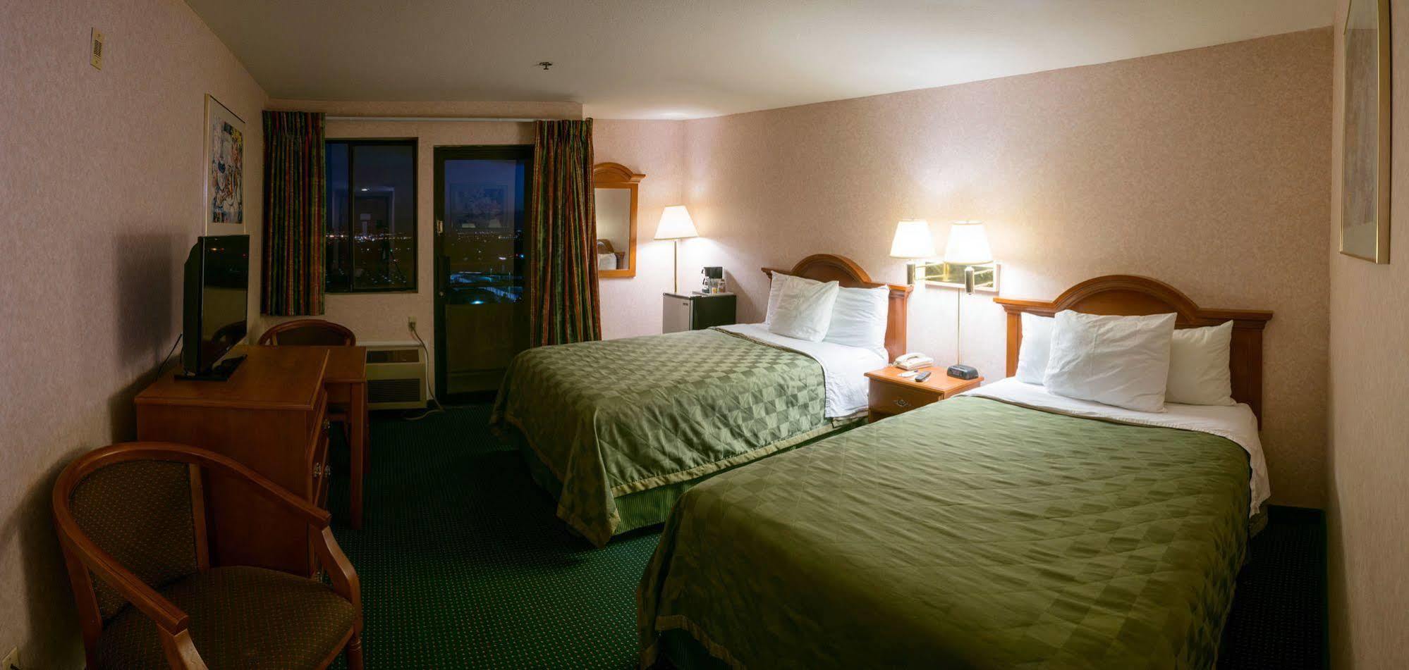 סן ברנרדינו San Bernandino Inn & Suites מראה חיצוני תמונה