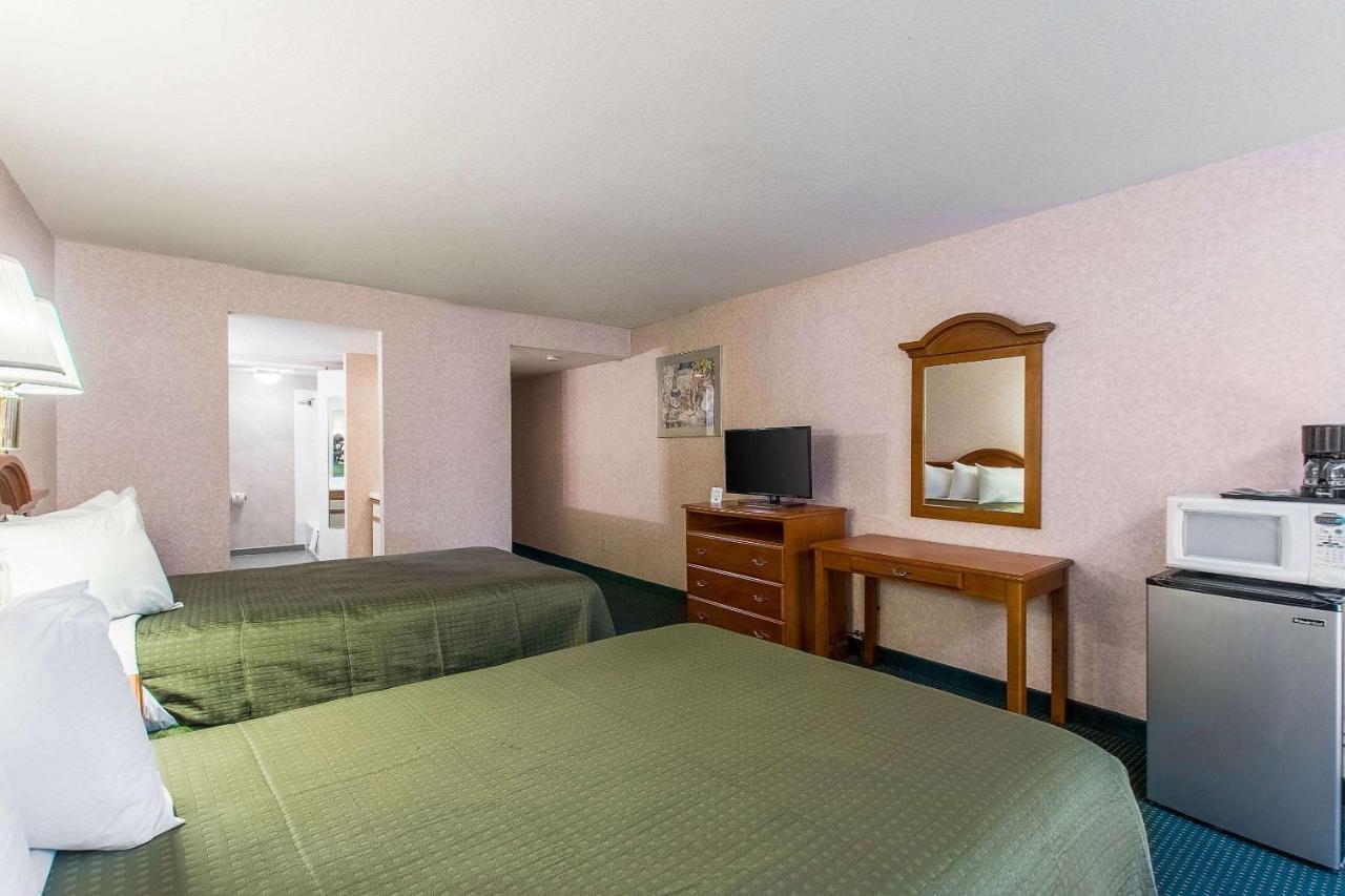 סן ברנרדינו San Bernandino Inn & Suites מראה חיצוני תמונה