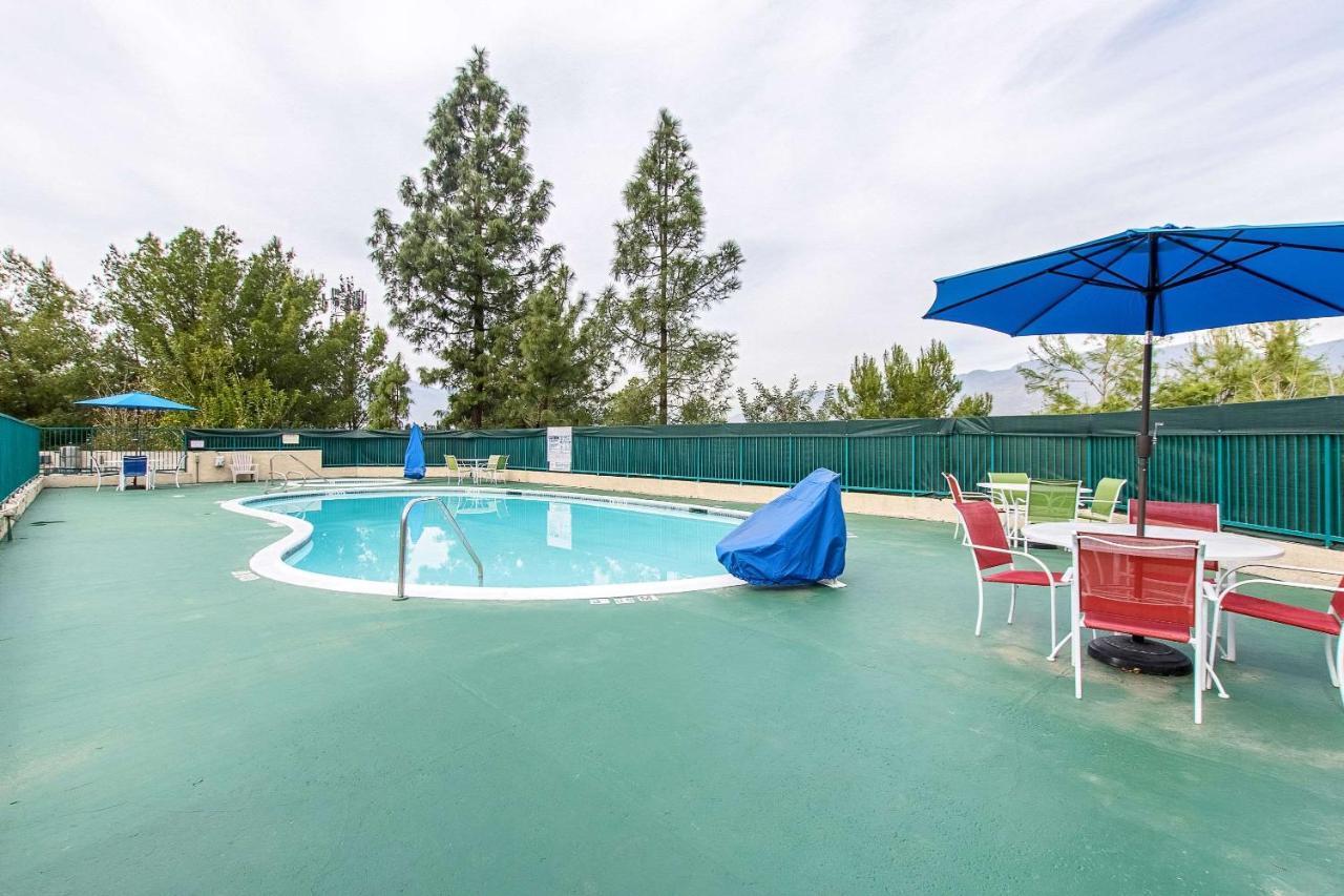 סן ברנרדינו San Bernandino Inn & Suites מראה חיצוני תמונה