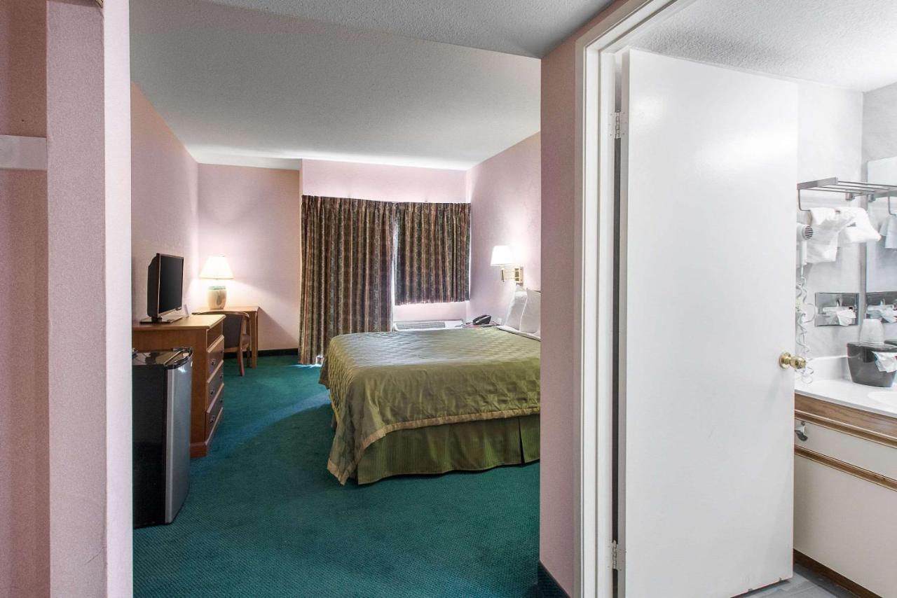 סן ברנרדינו San Bernandino Inn & Suites מראה חיצוני תמונה