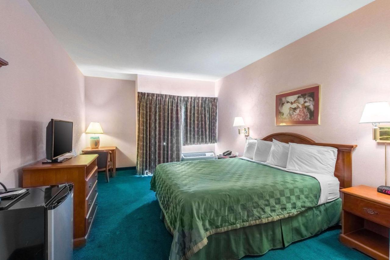 סן ברנרדינו San Bernandino Inn & Suites מראה חיצוני תמונה