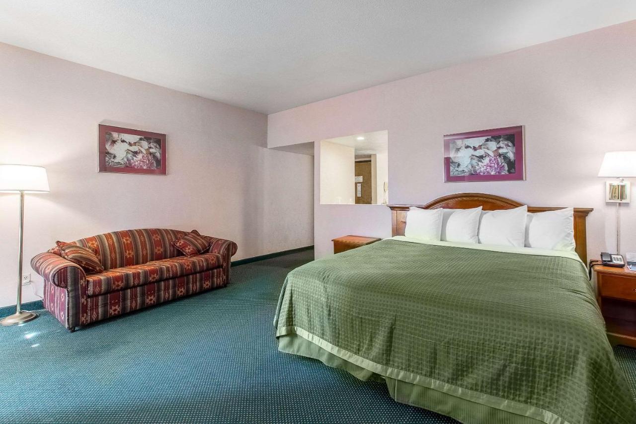 סן ברנרדינו San Bernandino Inn & Suites מראה חיצוני תמונה